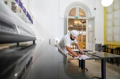 Restaurantes do 2º andar do Mercado Público reabrem na segunda-feira