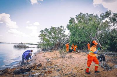 DMLU participa de ação no Lago Guaíba no Dia Mundial da Limpeza