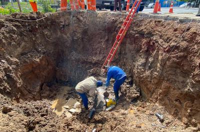 Dmae realiza conserto emergencial em adutora na zona Norte