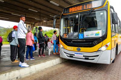 Em relação ao primeiro turno, há um aumento na oferta de viagens.