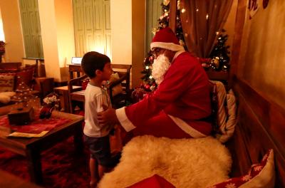 Natal dos Encantos: público já pode visitar casa do Papai Noel no Paço
