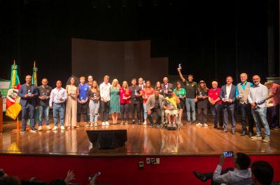 Troféu homenageia destaques esportivos de Porto Alegre