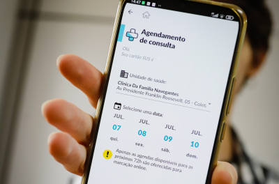 É possível agendar consultas através do aplicativo 156+POA