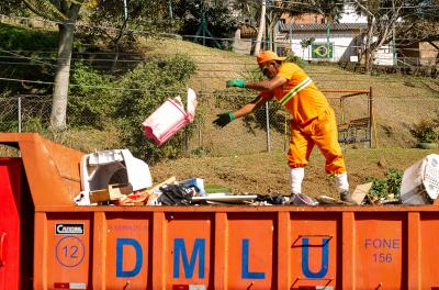 Caminhões do DMLU atenderão 10 comunidades