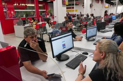 Abertura do novo posto de atendimento no Tudo Fácil, no Shopping Bourbon Wallig, foi um dos destaques do balanço do setor comercial do Dmae em 2022