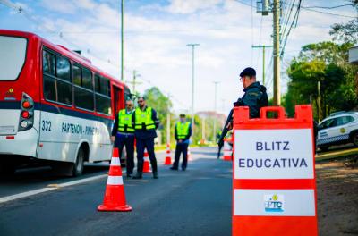 EPTC realiza blitze educativa