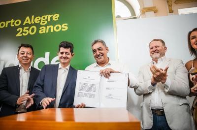 Tiago Simon é empossado como presidente da Fasc