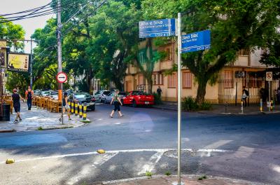 EPTC promove melhorias em sinalização viária do bairro Cidade Baixa 
