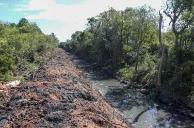 Dmae inicia a dragagem do Arroio Guabiroba