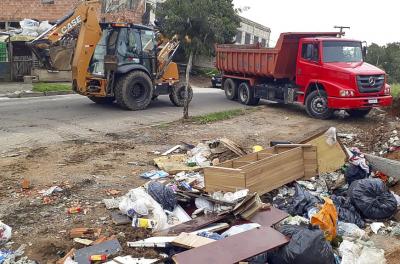 DMLU faz limpeza no Loteamento Cavalhada e retira 82 toneladas de resíduos