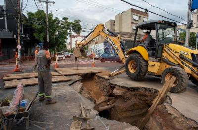 Antigo coletor de fundos será substituído por 179 metros de rede pluvial para evitar alagamentos. 