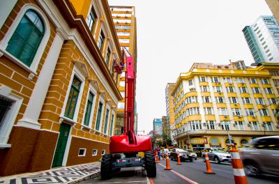 Revitalização do Paço Municipal avança com pintura das fachadas