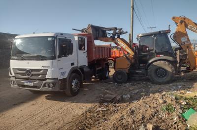 DMLU retirou 40 toneladas de resÃduos em limpeza no Sarandi