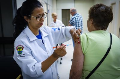 Porto Alegre aplica mais de 31 mil doses de vacinas no Dia D