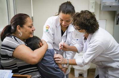 Baixa cobertura da vacinação contra gripe entre crianças e gestantes preocupa Saúde