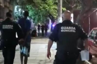 Guarda Municipal prende homem por tentativa de assalto na Orla