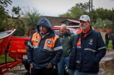 Prefeito vistoria áreas afetadas pelo temporal no Extremo-Sul da Capital