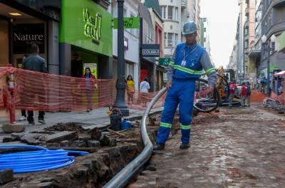 Dmae inicia obra de substituição de rede de água na Plínio Brasil Milano nesta segunda