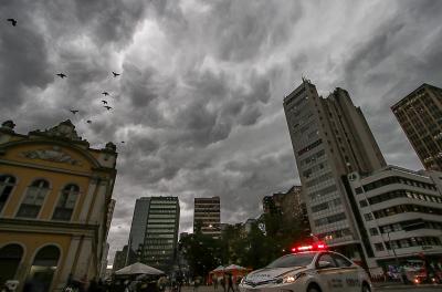 Defesa Civil alerta para informações falsas sobre fenômenos meteorológicos