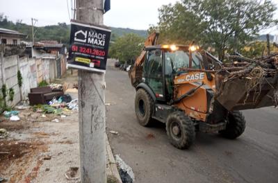 DMLU retira 12 toneladas de resíduos em limpeza no Loteamento Cavalhada