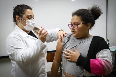 Rolê da Vacina chega a seis escolas nesta sexta-feira