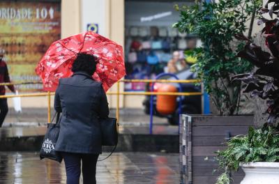 Defesa Civil emite alerta preventivo para chuva forte na sexta-feira