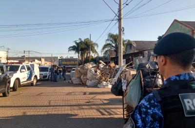 Homem é preso por furto de energia elétrica durante ação em ferros-velhos