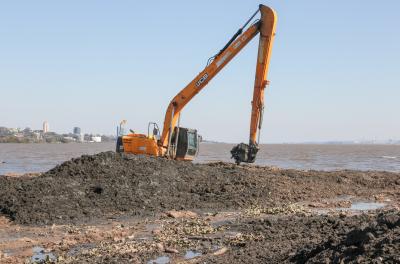 Desde o início de 2023, 228 mil metros cúbicos de resíduos já foram dragados de arroios e valas.