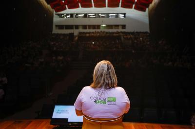 Seminário Municipal de Alfabetização mobiliza 350 professores na Capital