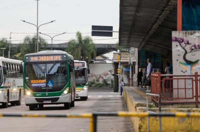 ônibus ar condicionado