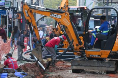 Dmae instala rede de água no Centro Histórico