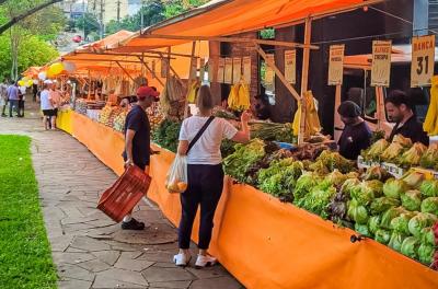 feira no bairro Petrópolis