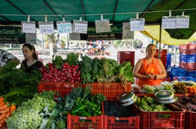 Feiras Ecológicas levam alimentos orgânicos a oito espaços da cidade