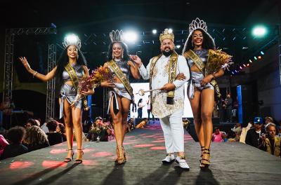 Evelyn Pereira, Janaína Pereira, Nicoly Gonçalves, e  Rei Momo, Pablo Gawlinski formam a Corte do Carnaval 2024