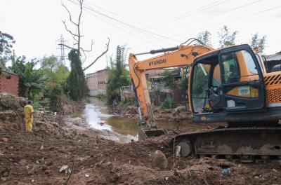 Dmae realiza serviço de dragagem no Arroio Rincão