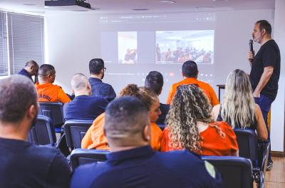 Prefeitura faz reunião para antecipar ações emergenciais