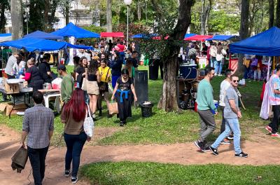 Jardim do Dmae recebe feira de bazar