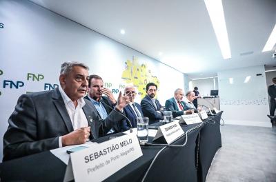 Impactos da reforma tributária e mudanças climáticas serão pautas dos prefeitos em reunião em Brasília