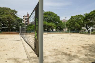 Quadras esportivas do Parcão são entregues revitalizadas