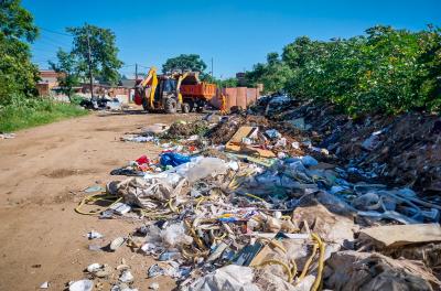 DMLU retira 100 toneladas de resíduos em limpeza no bairro Sarandi