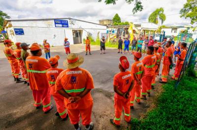 DMLU retirou 234 toneladas de resíduos em limpeza na Restinga Velha no domingo