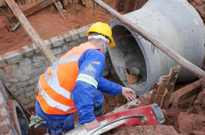 Obra em galeria pluvial na avenida do Forte altera trânsito e transporte na terça-feira