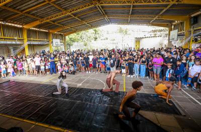 Mais 40 mil alunos do Ensino Fundamental retornam às salas de aula na Capital