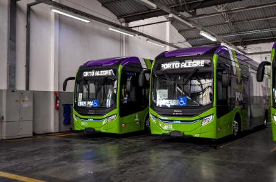 Ônibus elétricos chegam até final de março em Porto Alegre 