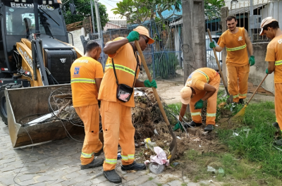 DMLU retira 66 toneladas de resíduos em limpeza na Restinga Velha