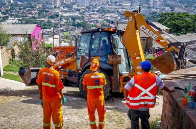 DMLU inicia limpeza no roteiro da Paixão de Cristo