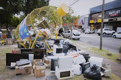 Drive-thru de coleta de resíduos eletrônicos ocorre neste sábado na Tristeza