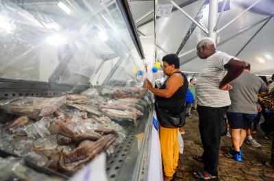 244ª feira do peixe no Largo Glênio Peres em Porto Alegre