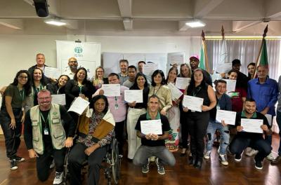 Acolhidos do Abrigo Bom Jesus participam de curso sobre manipulação de medicamentos