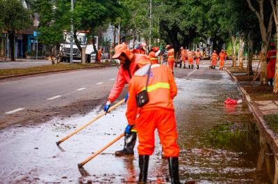 DMLU recolhe 545 toneladas na segunda semana de limpeza pós-enchente